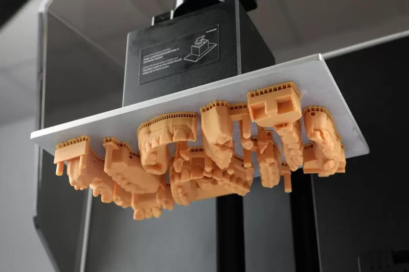 China Fulong Digital Dentistry Partners with RAYSHAPE 3D Printing Solution to Significantly Reduce the Rate of Implant Restoration Dental Mold Returns!