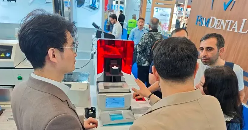 20分で義歯を印刷して修理する! Edge miniは、TrkiyeのIdexで中国製デジタル歯科の嵐を開始します